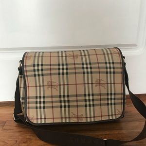 Burberry diaper bag. Authentic 100%.